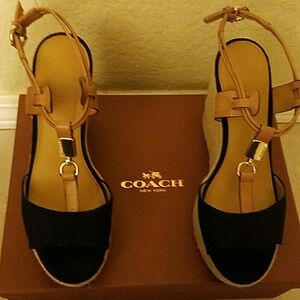 Coach Women's Black and Tan Sandals